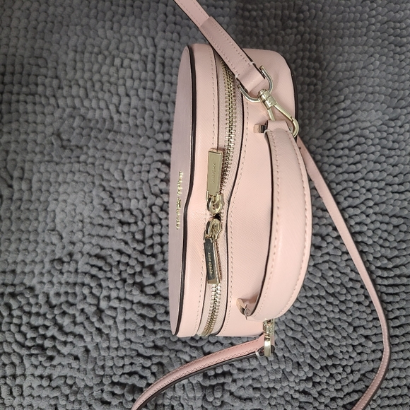Like New - Kate Spade Heart Crossbody Bag 💕 - Picture 3 of 15